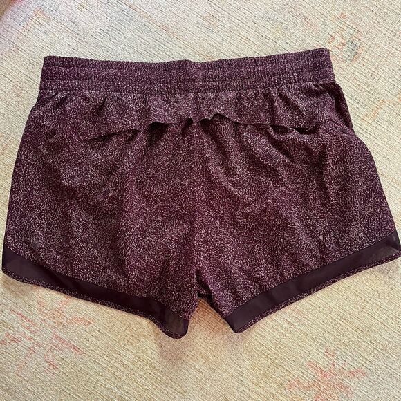 Athleta Purple Printed Mesh Racer Run 4" Lined Midrise Shorts Size Large EUC - Picture 3 of 8